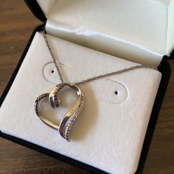 Blk & White Diamond ♥️Necklace in Sterling Silver - Picture 3 of 9